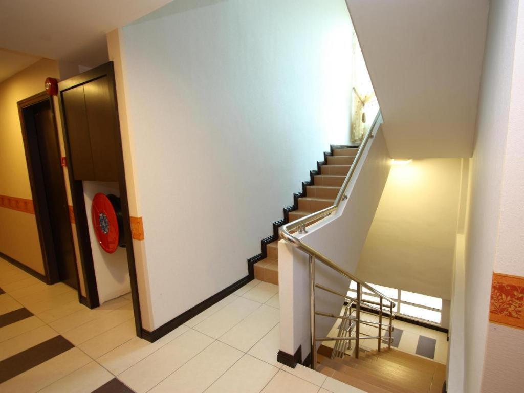 1 City Hotel Kota Kinabalu Exteriér fotografie